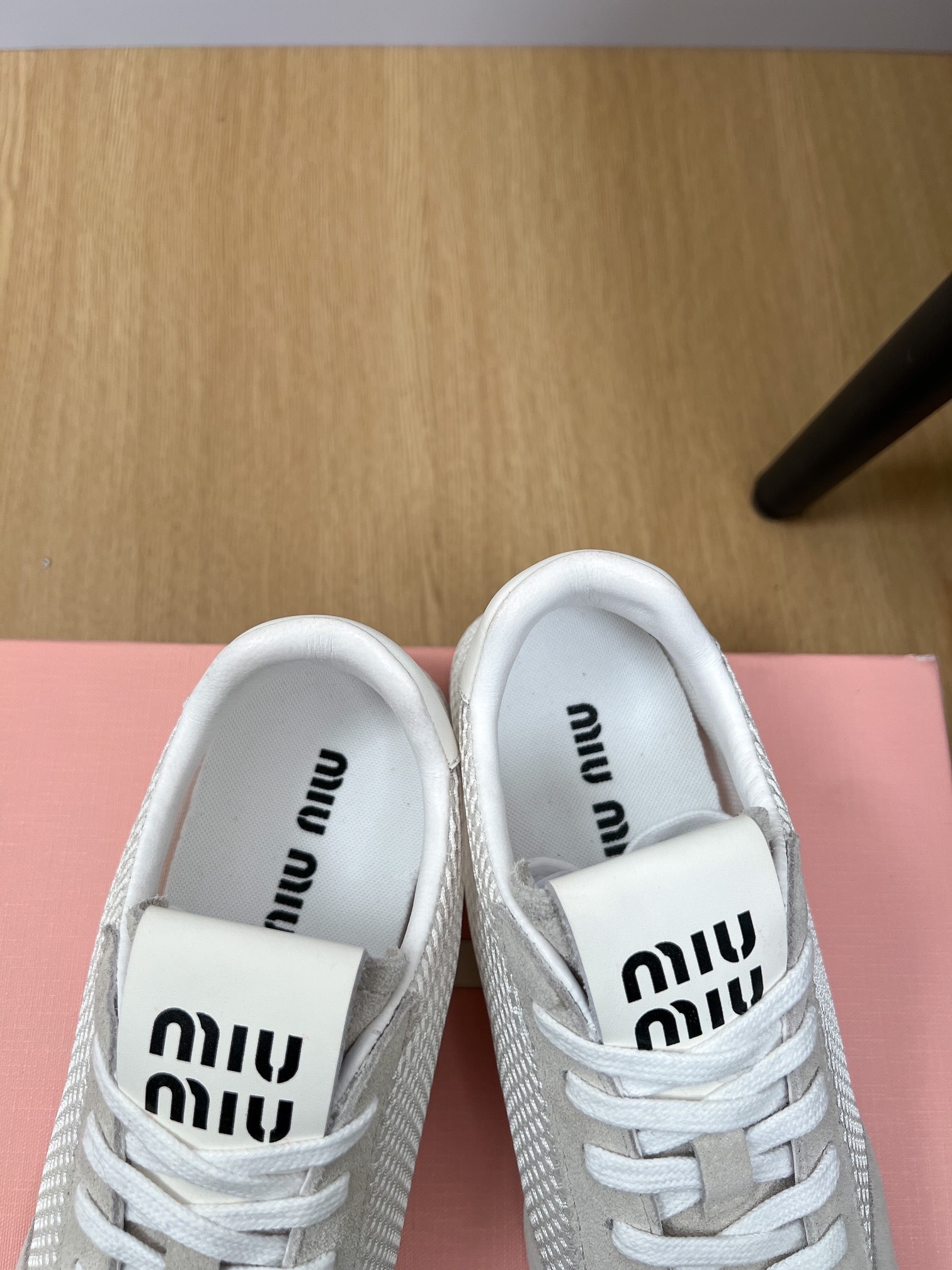 미우미우 스니커즈