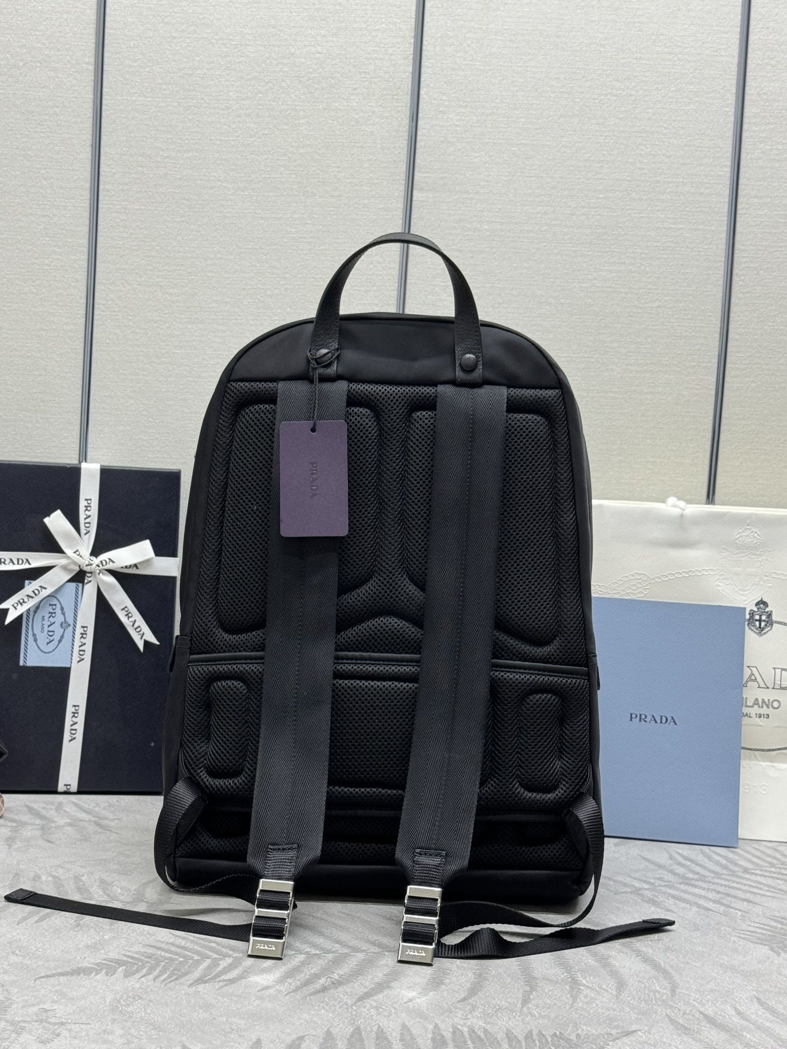 프라다 삼각로고 테수토 자이노 백팩