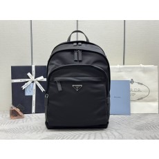 프라다 삼각로고 테수토 자이노 백팩