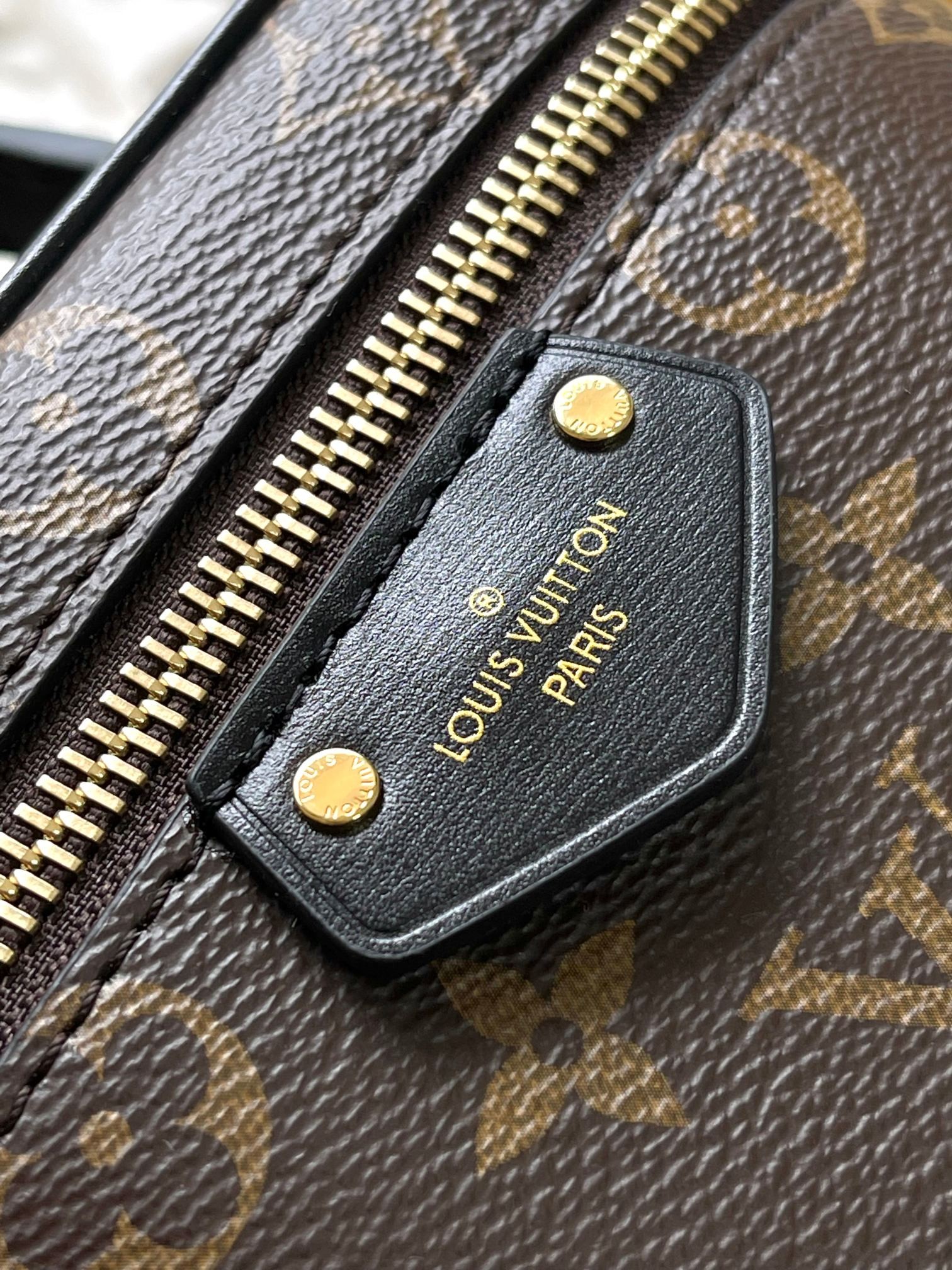 루이비통 베니티 M47158