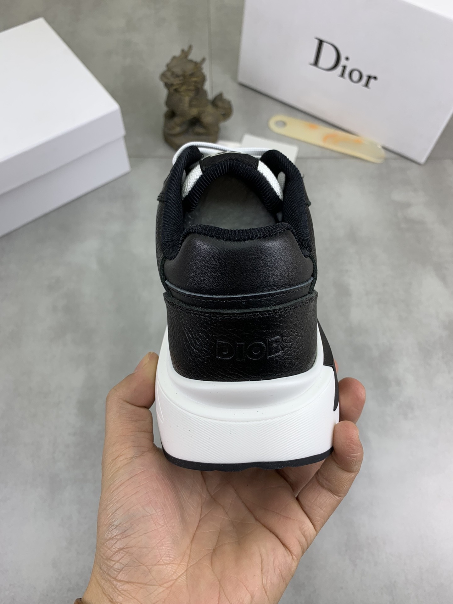 디올 오블리크 스니커즈