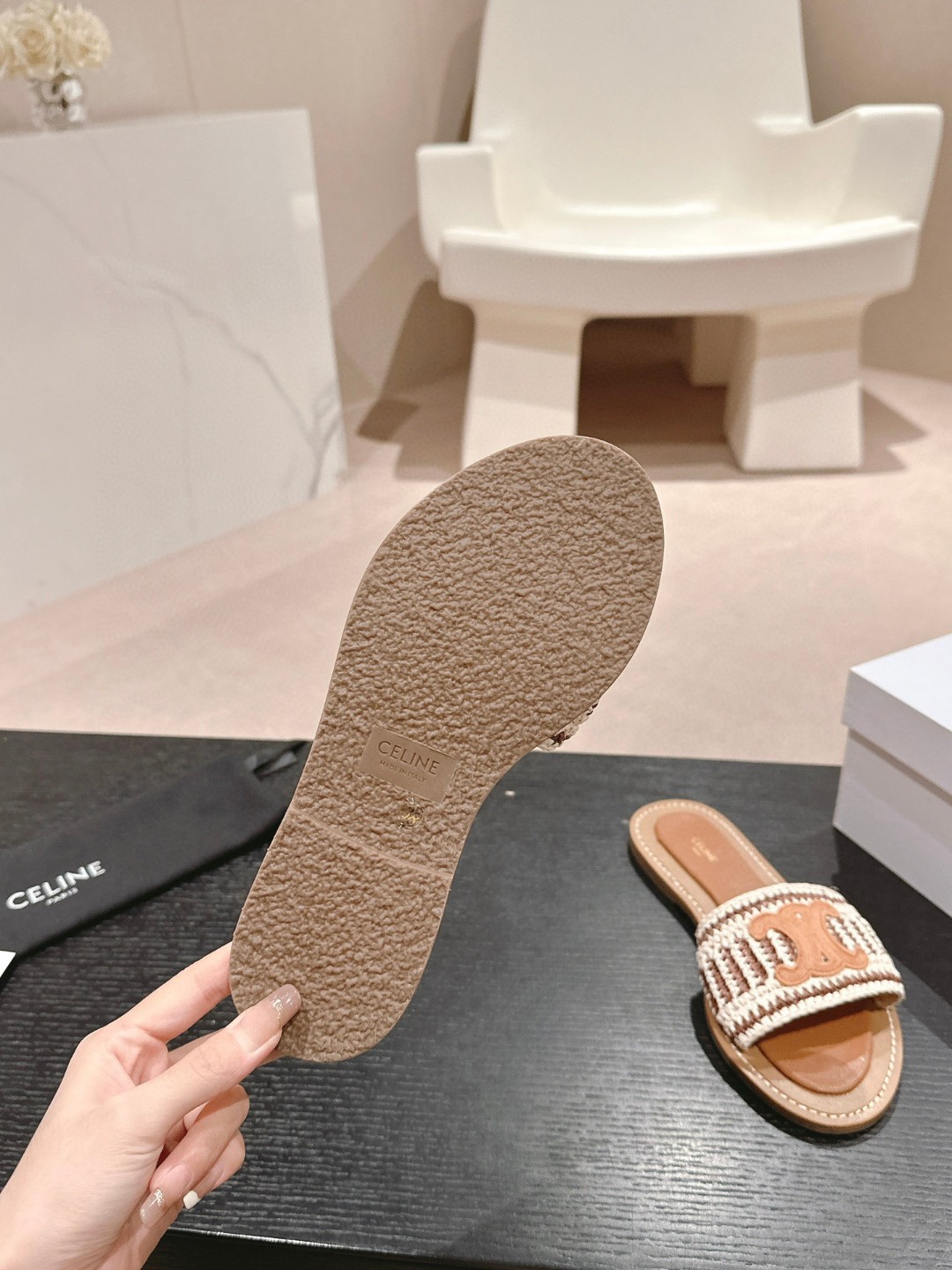 셀린느 림피아 뮬 슬리퍼 라피아 브라운 베이지 여성 (오늘발송)