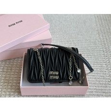 미우미우 체인 미니백