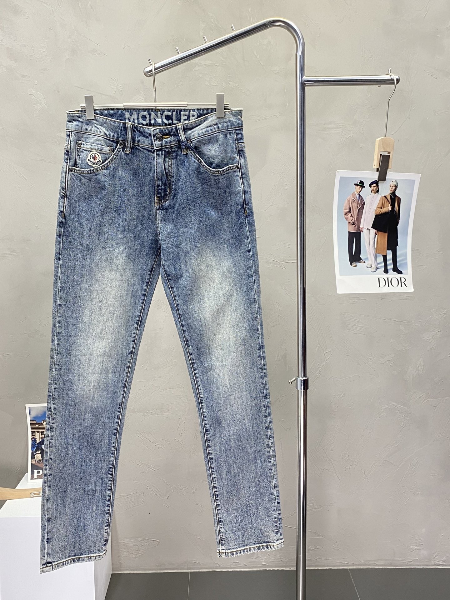 몽클레어 프라다 밀라노 레드 패치 엠브로이드 포켓