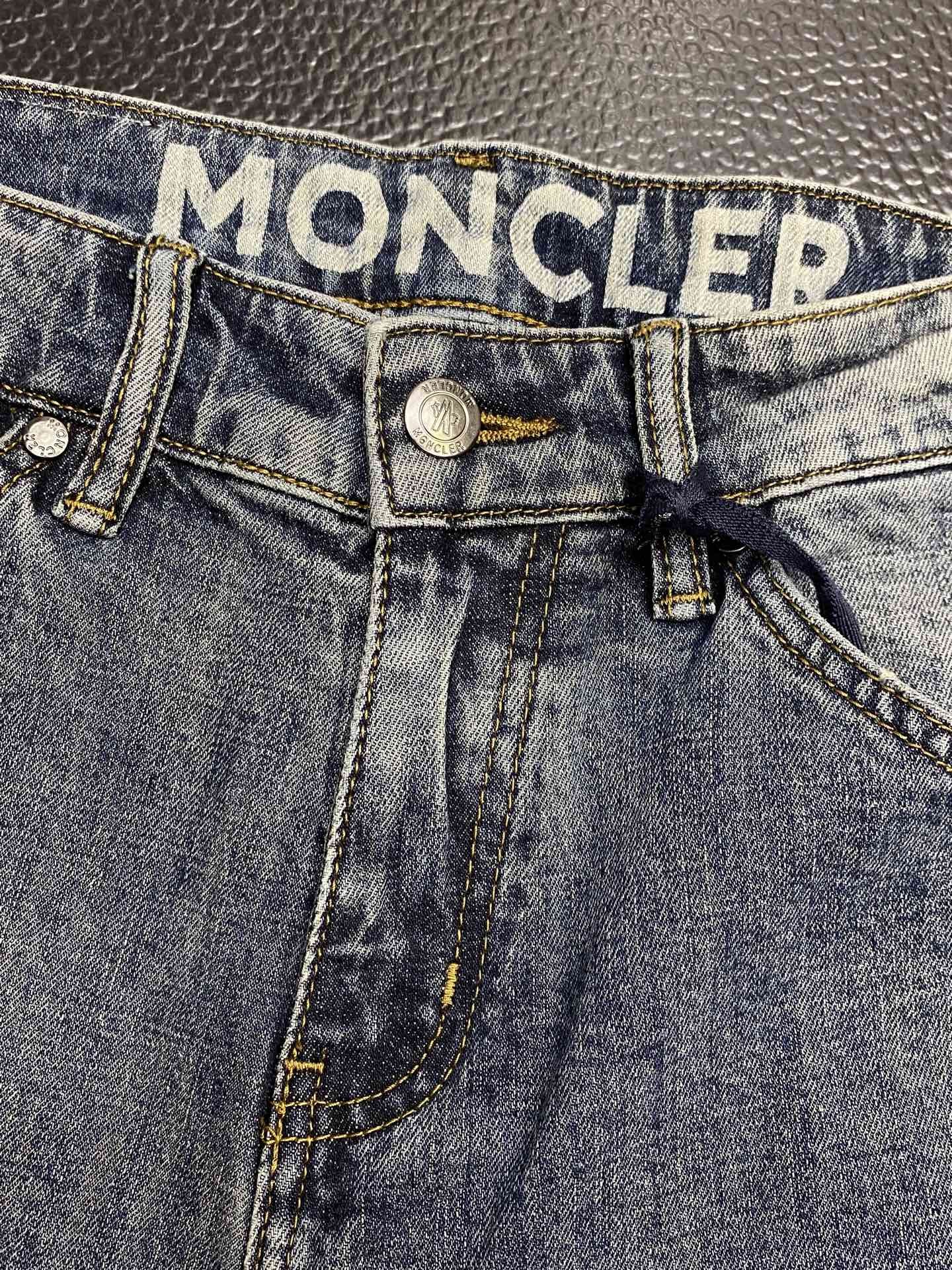 몽클레어 프라다 밀라노 레드 패치 엠브로이드 포켓
