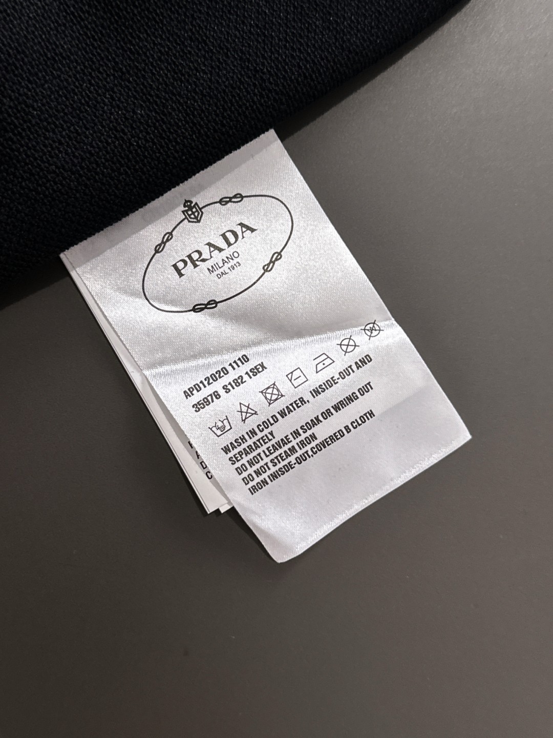 프라다 남성 반팔 카라티