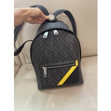 펜디 자이노 스몰 다이애그널 백팩