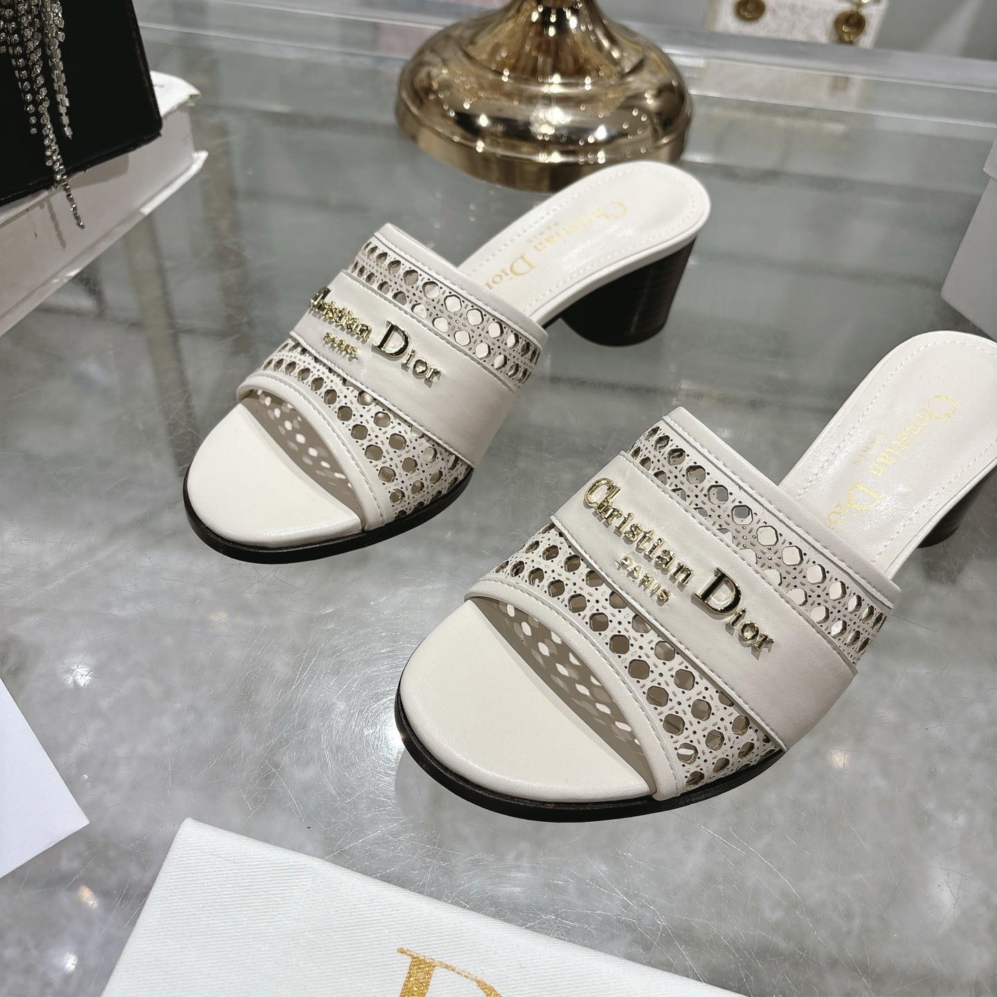 디올 D라인 뮬 힐