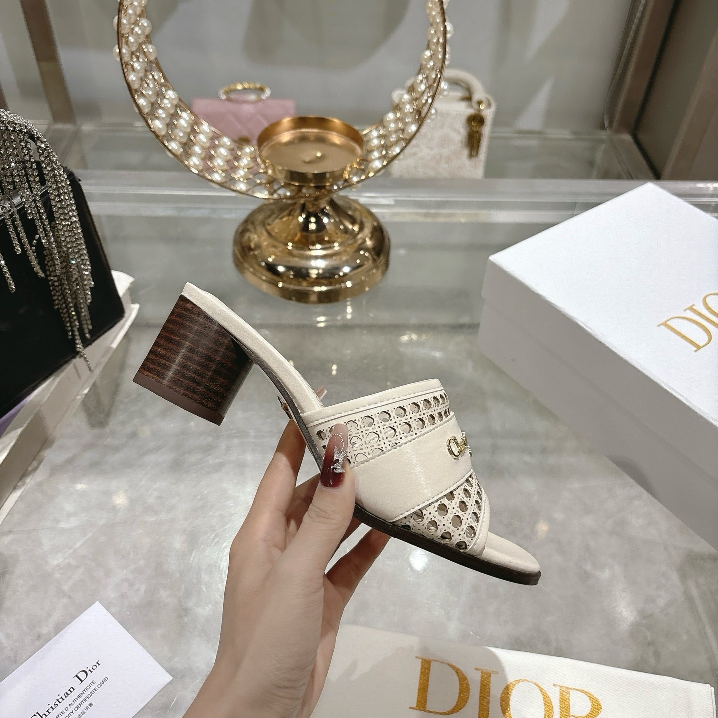 디올 D라인 뮬 힐