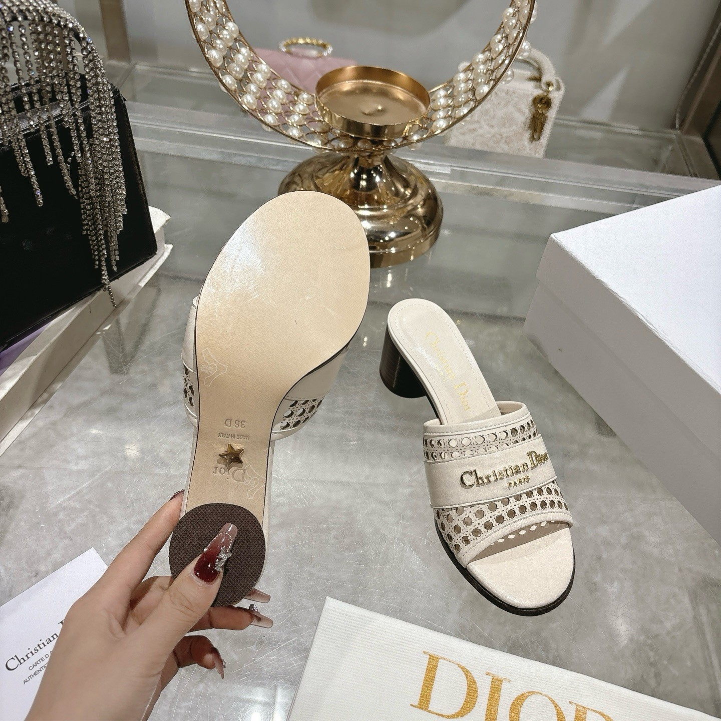 디올 D라인 뮬 힐