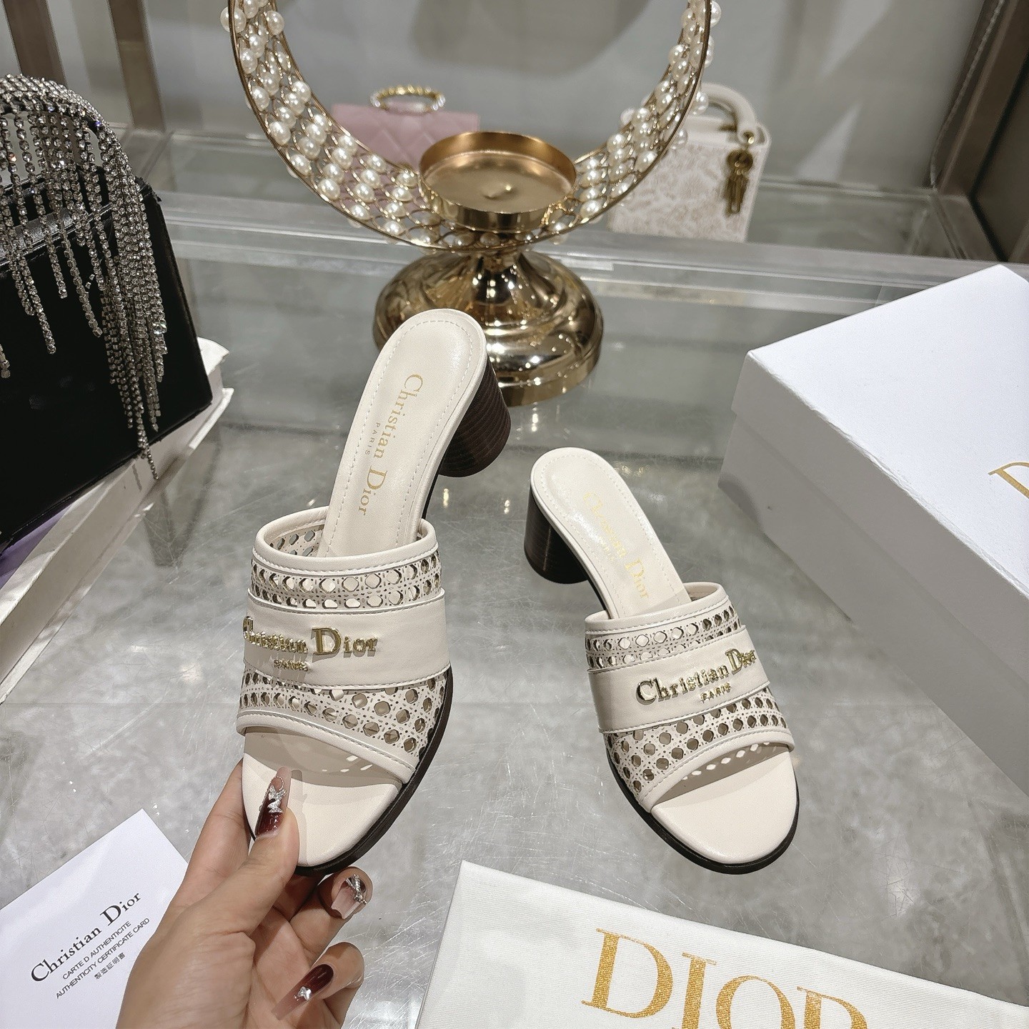 디올 D라인 뮬 힐