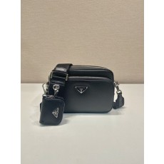 프라다 사피아노 레더 벨트 백 (블랙,화이트,블루)